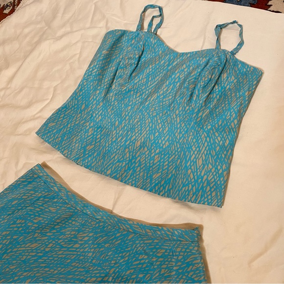 THREE PIECE VINTAGE SILK SET - Picture 6 of 12